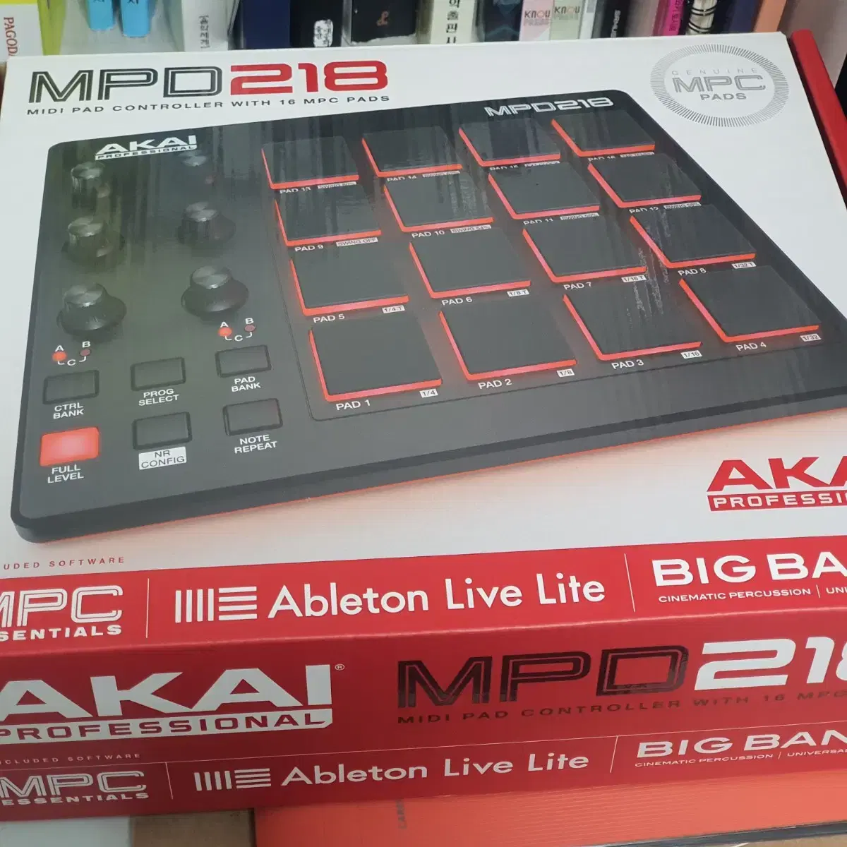 AKAI MPD218 팝니다.